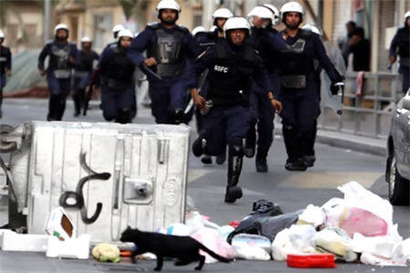 السلطات البحرينية تحبس طفلا بتهمة "ضرب" ضابط