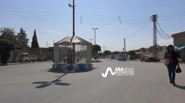 داعش يعدم شابين بريف حلب، ويضع فتاة في قفص مع الجماجم في الرقة