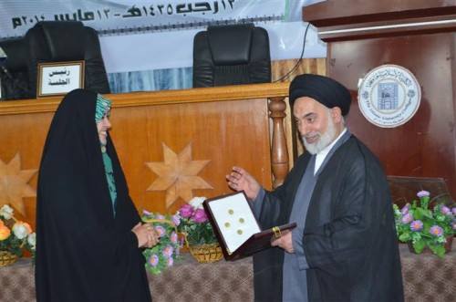باحثة من جامعة الكوفة تحصل على الجائزة الثانية في المسابقة الدولية لافضل بحث علمي عن  الامام علي (ع)