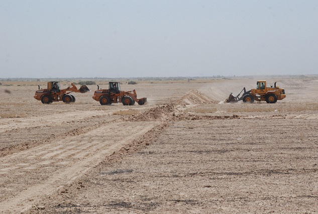 بالصور: آليات التنفيذ المباشر والبلدية في كربلاء تساهم في الحشد الشعبي