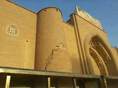 الجدار الخارجي لمسجد الكوفة يشهد انهيار عدد من طابوقاتها تزامنا مع ذكرى استشهاد الامام علي+صورة