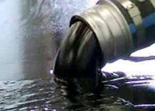 «وول ستريت جورنال»: محكمة أمريكية تأمر بمصادرة شحنة نفط كردية مهربة بقيمة 100 مليون دولار