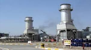 كربلاء:اعتصام  العشرات من اهالي الخيرات  امام المحطة الكهربائية وقطع الطريق المؤدية للمحطة بسبب التعيينات