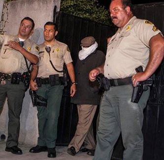 حبس منتج "الفيلم المسيء" في سجن يكتظ بالمسلمين