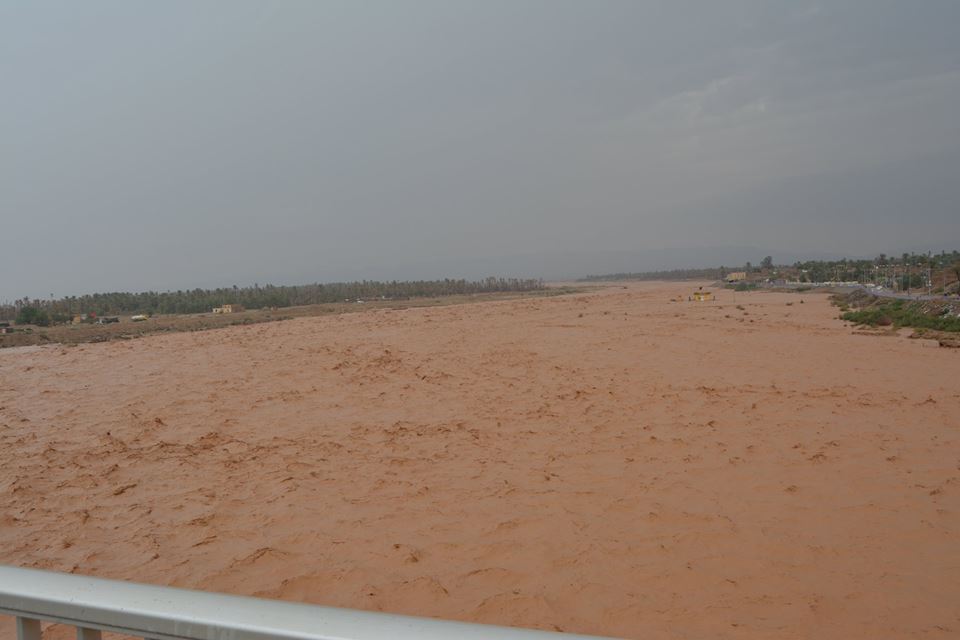 بالفيديو: سيول قوية تضرب قضاء بدرة قادمة من ايران