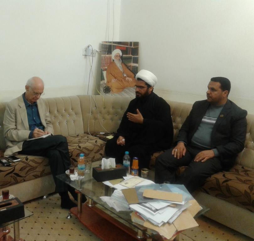 بالصور:صحفي بريطاني زار مراجع الدين والتقى بقادة الحشد الشعبي