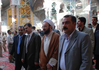 وزير الشباب والرياضة ومساعد الرئيس الايراني يزورون العتبة الحسينية ويعقدون ندوة في جامعة كربلاء