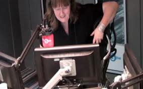 رعب في ستديو الـBBC بسبب فأر.. والمذيعة تهدد بالاستقالة