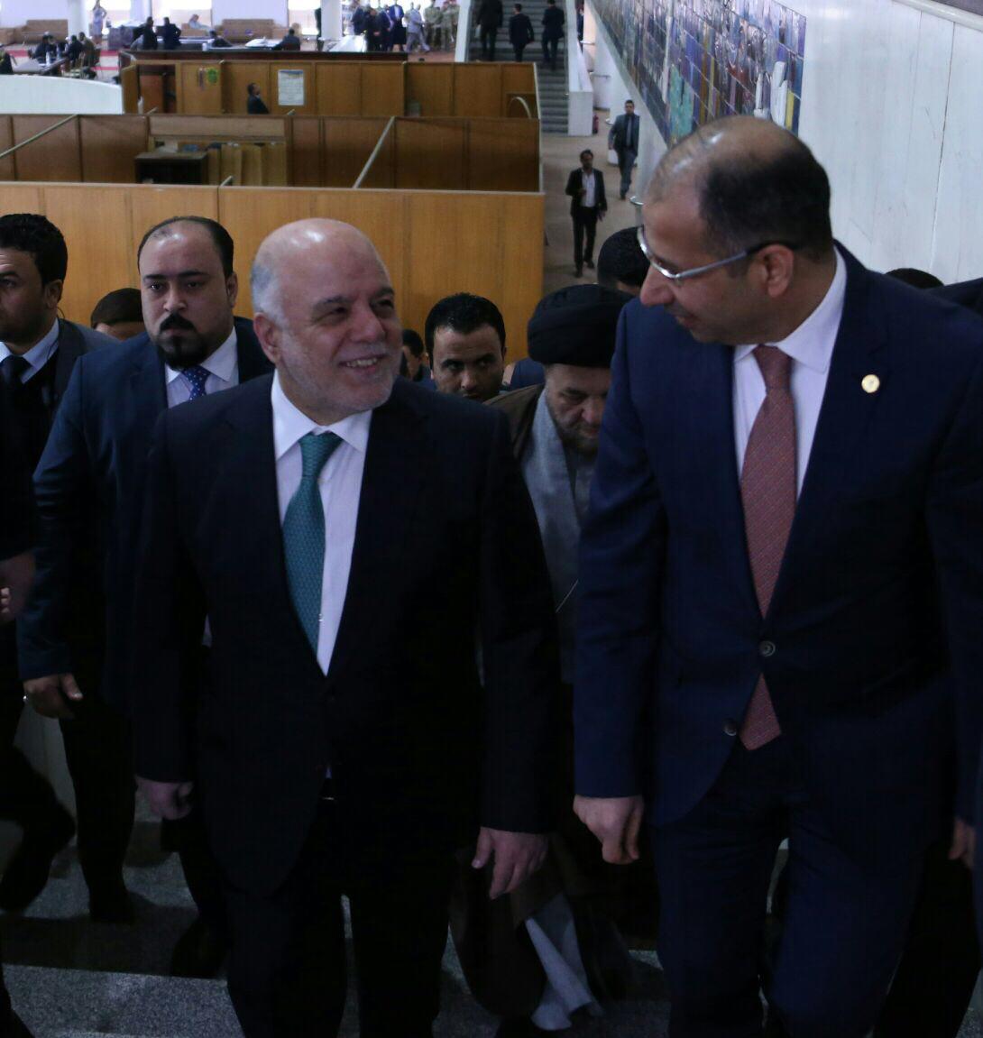 العبادي يصل الى مبنى البرلمان