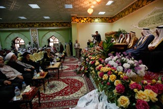 شيوخ عشائر الموصل وصلاح الدين يعقدون مؤتمرا داخل الصحن الحسيني الشريف