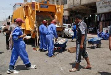 كربلاء :البلديات تستقطع اجور 400 عامل تنظيف خلال يوم الانتخابات في قضاء الهندية