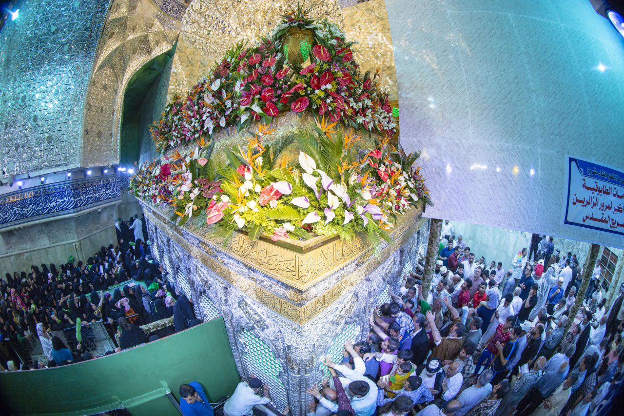 تقرير مصور: حروف وزهور وعطور ترسم الجمال في صحن الامام الحسين واخيه ابو الفضل العباس (عليهما السلام)