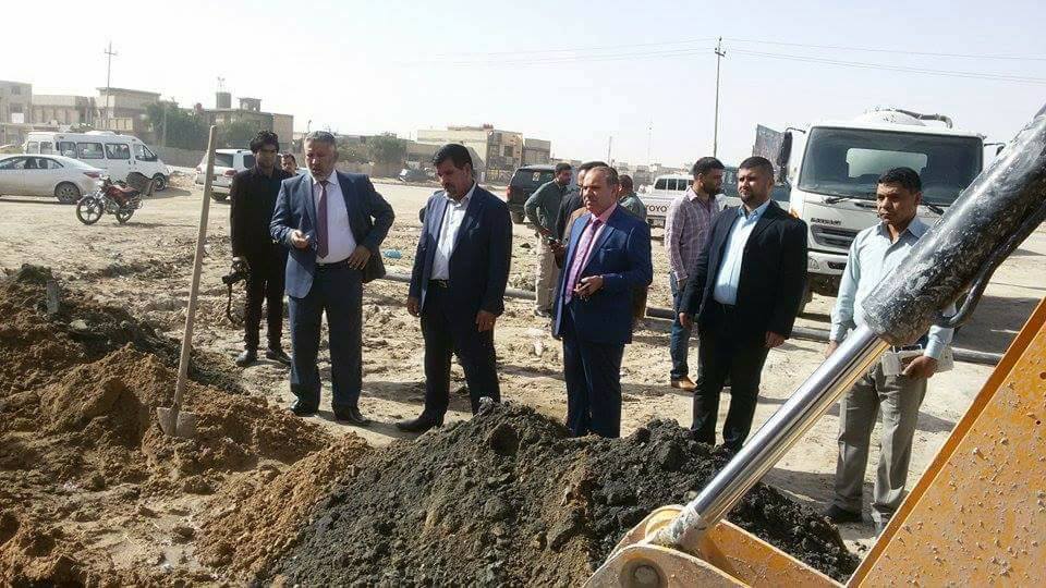 مسؤول محلي : يتعهد بالسعي الحثيث لايصال الخدمات الى حي الصحفيين في كربلاء