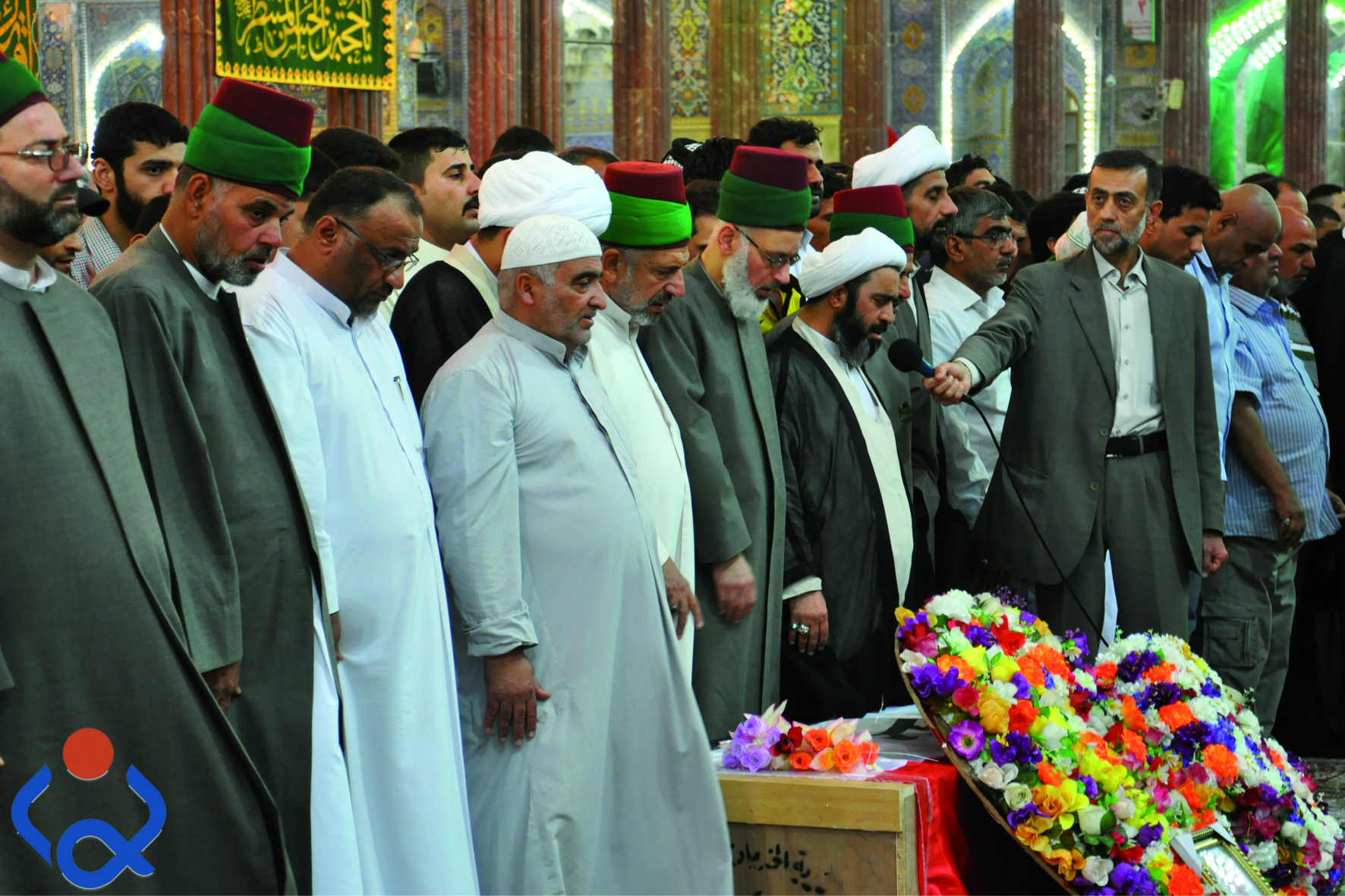 بالصور: لواء علي الاكبر يشيع احد ابطاله في الصحن الحسيني الشريف