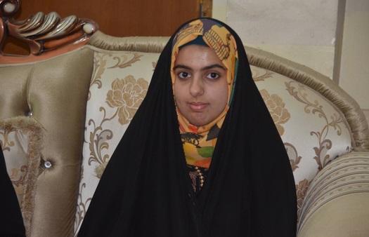من كربلاء :الطالبة الأولى على العراق في الامتحانات العامة للمرحلة الإعدادية : أهدي تفوقي لأبطال الجيش العراقي والحشد الشعبي
