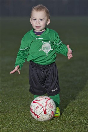 بالصورة :اصغر لاعب كرة قدم محترف في العالم عمره 20 شهراً