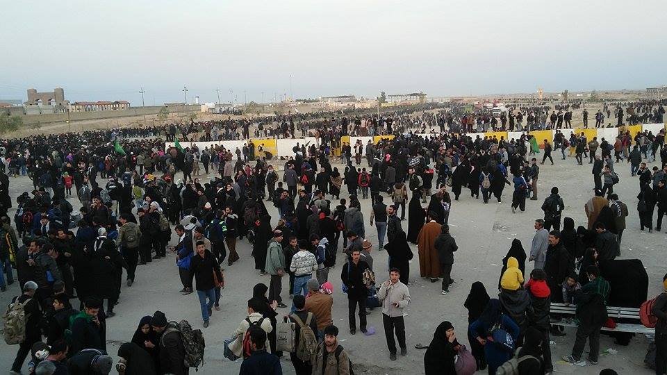 شاهد بالصور:الاف الايرانيين في منفذ زرباطية لدخول العراق