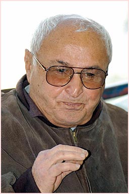 عمو بابا ضمن الوفد العراقي في بطولة خليجي 19