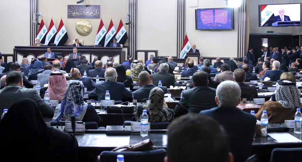 العبادي يدخل قاعة البرلمان