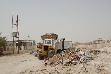 بلدية كربلاء المقدسة :حملات موسعة لرفع الأنقاض في عدد من الأحياء السكنية