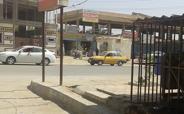 اهالي عكد بليبل  في كربلاء يطالبون بنقل نقطة تفتيش لمكان آخر (مصور)