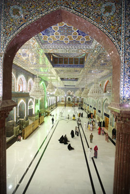 انجاز 80% من تغليف ارضية الصحن الحسيني الشريف بالمرمر (مصور)