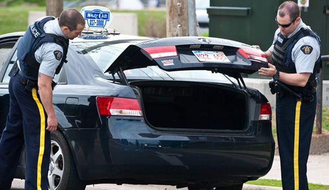 تعرف على اسباب القاء القبض على دبلوماسي سعودي في كندا؟؟!!