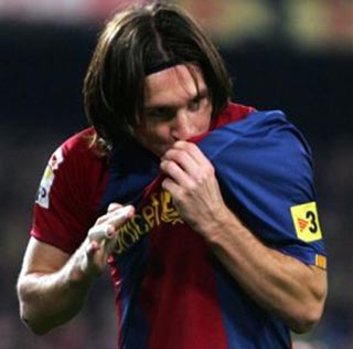 برشلونة ينفرد بصدارة الدوري الأسباني بثلاثية في مرمى أشبيلية