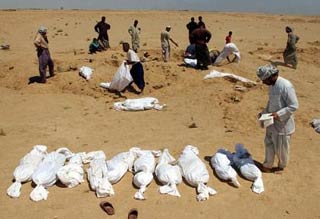 38 جثة بمقبرة جماعية والعدد مرشح للتصاعد