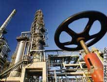 مسؤول نفطي :الاتفاق بين وزارة النفط وشركة شل البريطانية اتفاقا مبديا وليس عقدا ملزما