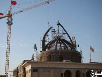 الانتهاء من تركيب الهيكل الحديدي الخارجي للقبة الداخلية العسكرية  في سامراء