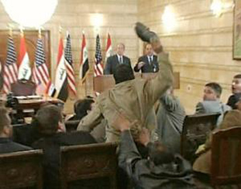 عشرة  ملايين دولار ثمناً لحذاء الزيدي