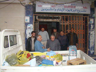 الوقف الشيعي يوزع هداياه على الايتام في سامراء