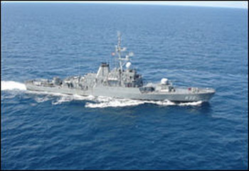 توجه بارجة إيرانية إلى خليج "عدن" لمواجهة القراصنة