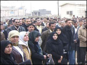 اعتصام موظفي زراعة كربلاء احتجاجا على تنزيل رواتبهم وسلم الدرجات الوظيفية