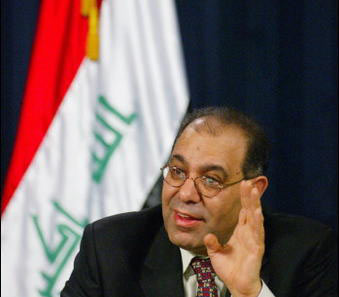 وزير الكهرباء يؤكد انتهاء ازمة الكهرباء خلال ثلاثة اعوام