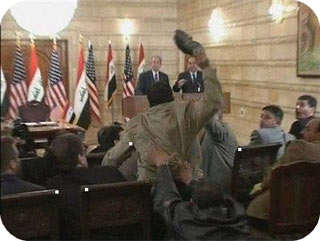 المحكمة الجنائية تؤجل محاكمة منتظر الزيدي