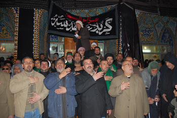 توافد مستمر لمواكب العزاء الى الصحن الحسيني الشريف في كربلاء