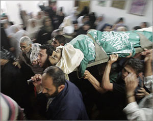 تصعيد بري على قطاع غزة واشتباكات بين المقاومين والقوات المهاجمة