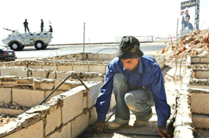 تباطؤ عمليات إعمار جنوب لبنان جراء الأزمة السياسية