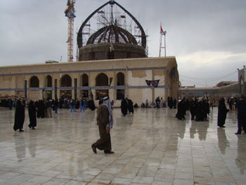 انطلاق 25 قافلة من مواكب المعزين لإحياء الذكرى الثالثة لتفجير القبة العسكرية من كربلاء الى سامراء