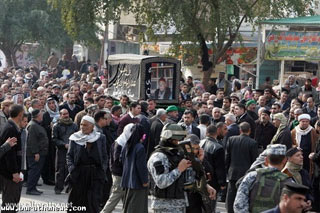 العراق يشيـّع الدكتور(حسين علي محفوظ ) ويوارى جثمانه في الصحن الكاظمي الشريف ببغداد