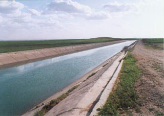 المباشرة بإنشاء قنطرة صندوقية لناحية الخيرات في كربلاء