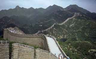 الصين تسقط أمطاراً اصطناعية بمناطق الجفاف