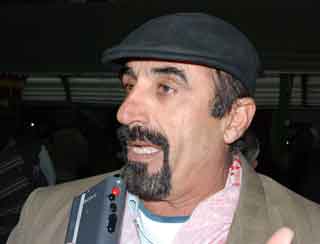 جوهر محمد التميمي من سكنة المغرب العربي وتولد البصرة يشارك في عزاء الامام الحسين