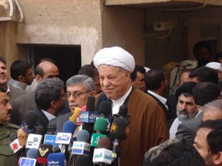 هاشمي رفسنجاني : يصف زيارته للمرجع السيستاني بالتاريخية