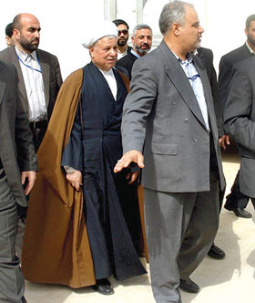 هاشمي رفسنجاني : يختتم زيارته الى العراق بالتأكيد على  وحدة العراق بكل أطيافه وقومياته