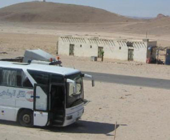 اغتيال سائق حافلة عراقية لنقل الزوار بعد عودتها فارغة من كربلاء باتجاه معبر المنذرية