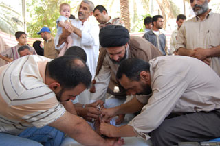 كربلاء تحتفي بميلاد النبي محمد (صلى الله عليه وآله وسلم) والعتبة الحسينية تقيم حفلا للختان الجماعي