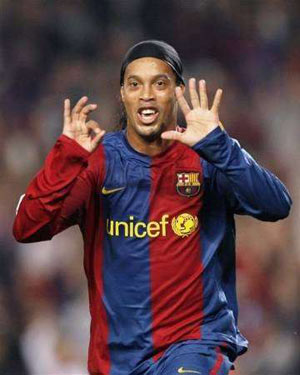 رونالدينو يحلم بمركز اساسي !!